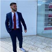 Doy clase de matemáticas aplicadas y economía para alumnos de bachiller y secundaria, además de que puedo dar clase a primaria